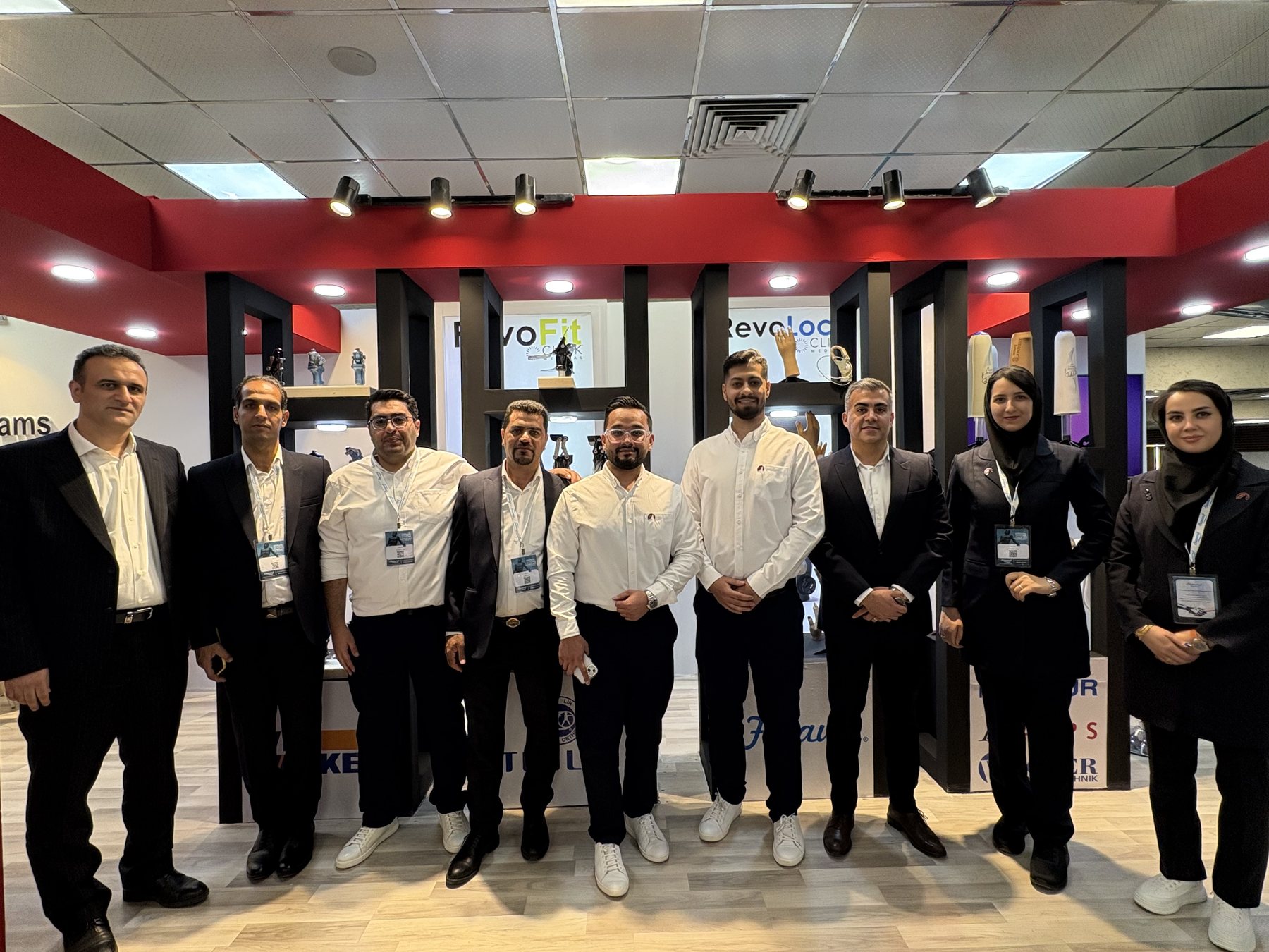 تیم فروش و برندینگ شرکت بهگام در کنگره پروتز و ارتز ۱۴۰۴ تهران